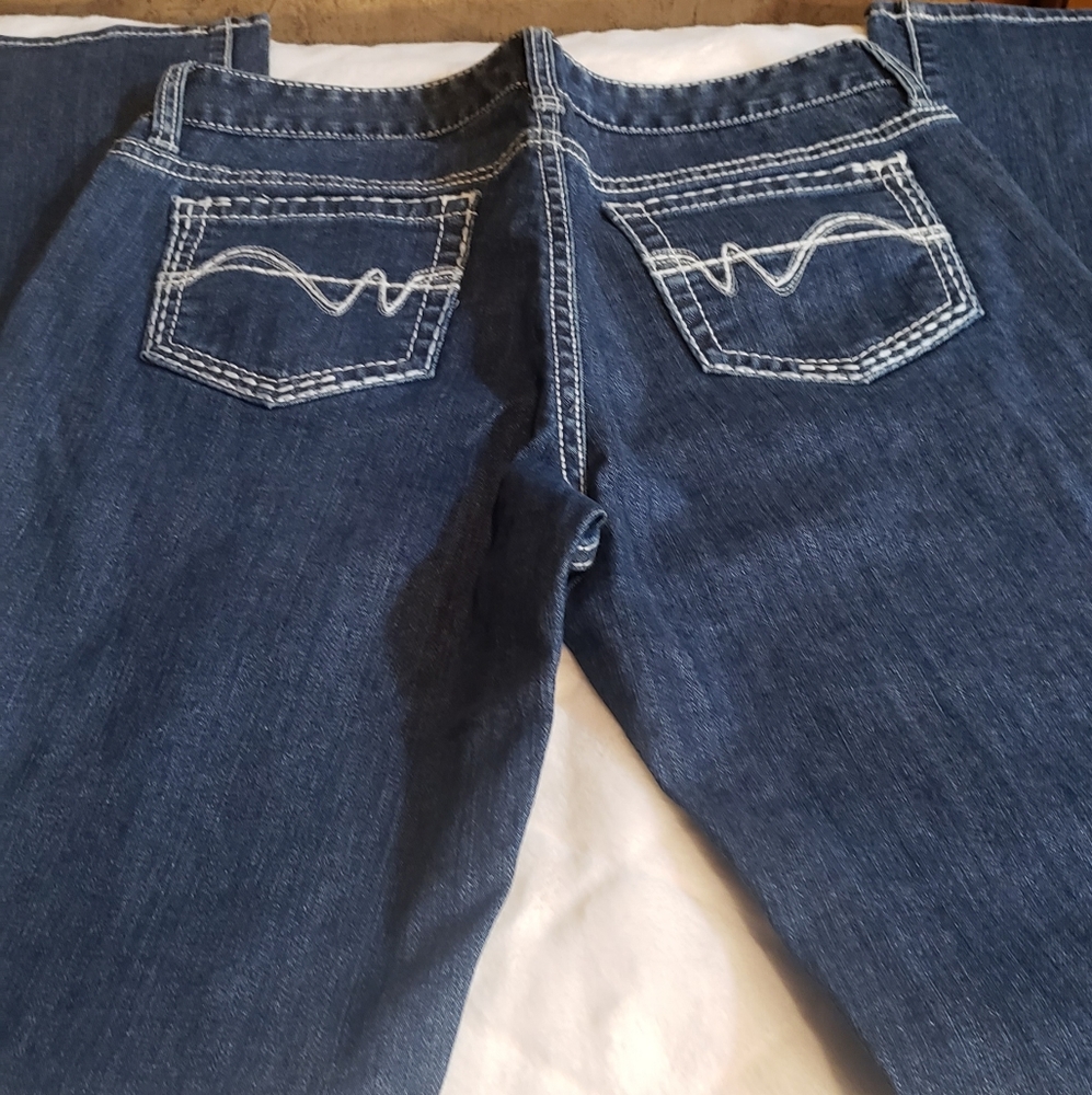 Ladies - Picture 2 of 3